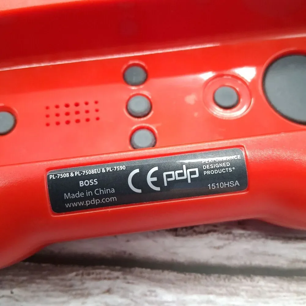 BOSS Big Oversized Super Shell For Nintendo Wii Remote Controllers Red